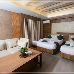 מלון Maya Boutique Hotel